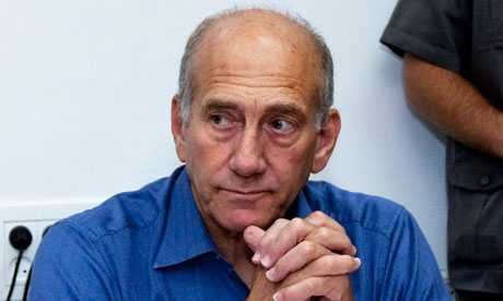 Ehud-Olmert-trial-008