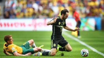 bozanic-tackles-juanfran-340x191-data