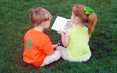 boy-and-girl-reading