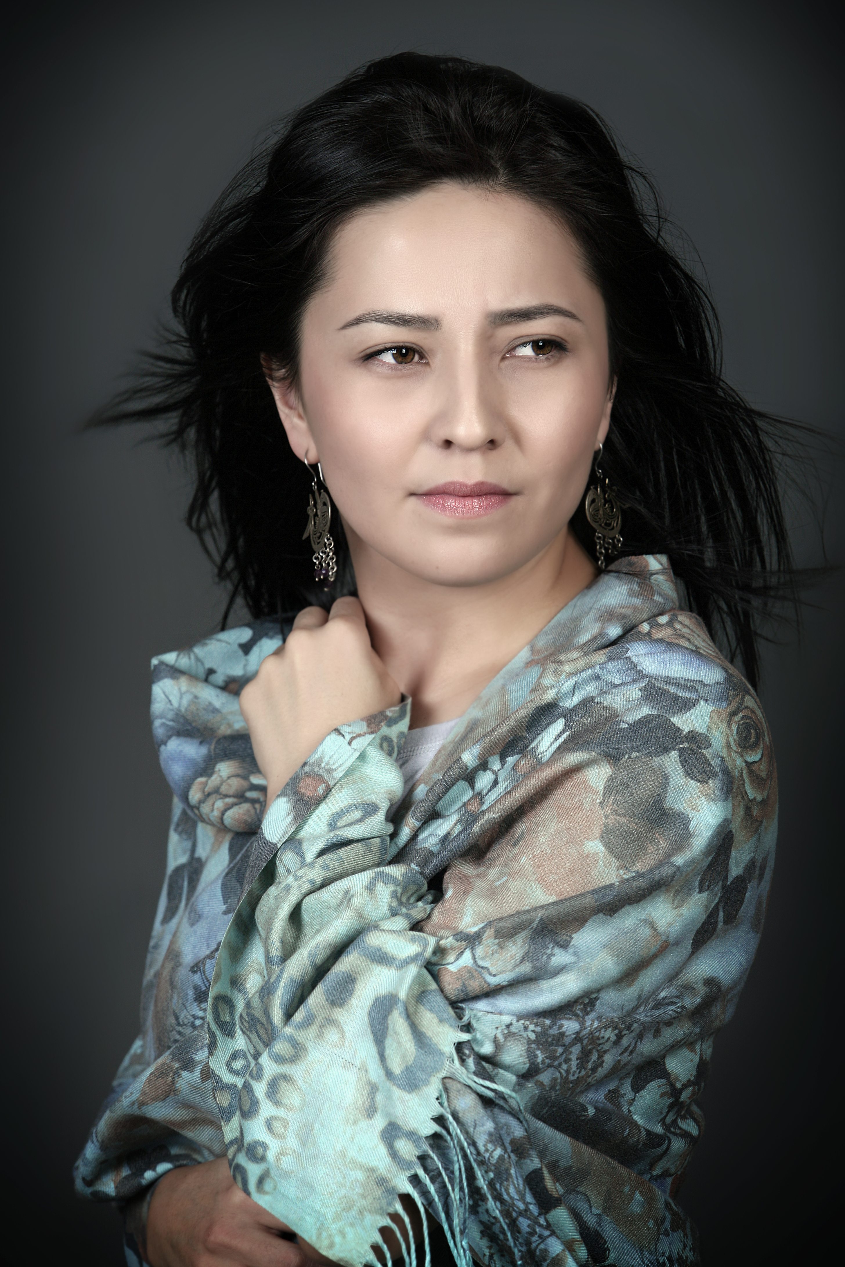 Эротикалық және әдемі әйелдер фотосуреттері