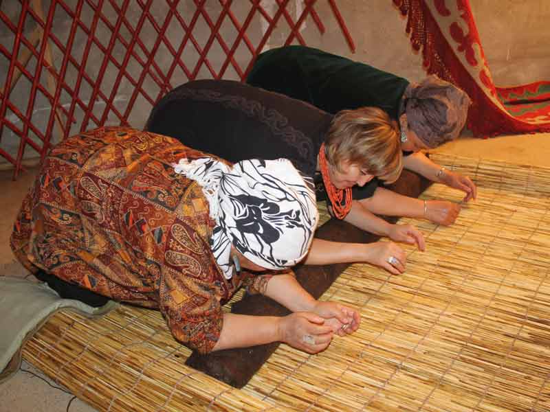 BDSM bekasi bilan shugullanmoqda Spermatozoidning tashqariga chiqib ketishining yaqindan surati