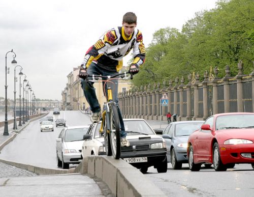 1285844389_bike11