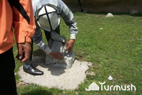 Ormon Khan's descendants searching for his tomb on Kyrchyn pasture
