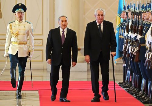 nazarbayev-zeman-afp