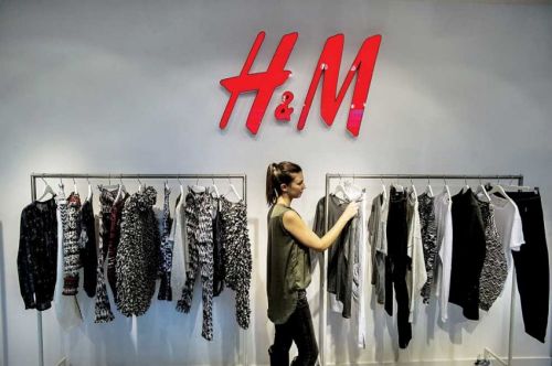 h and m