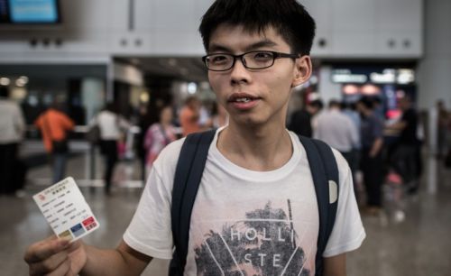 150527152337-joshua-wong-denied-malaysia-0526-exlarge-169