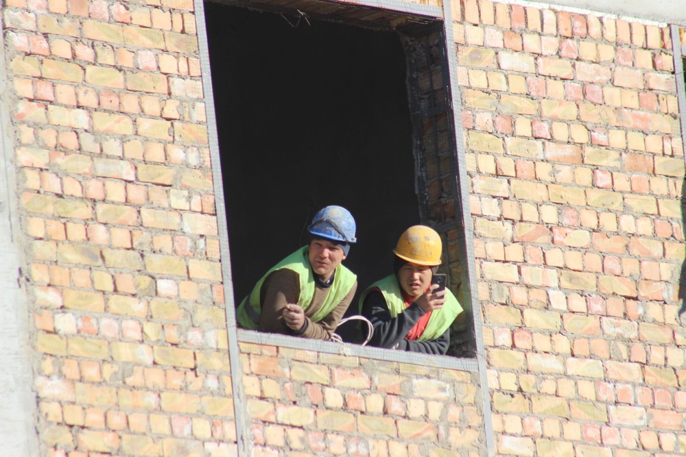 Иллюстративное фото строителей