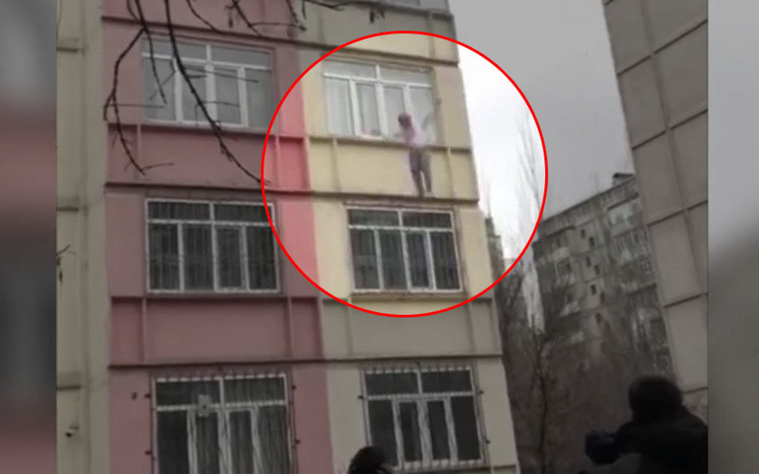 Очевидцы сняли на видео попытку суицида в Тунгуче