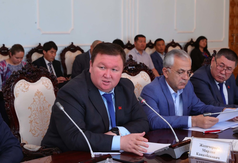 Мирлан Жээнчороев