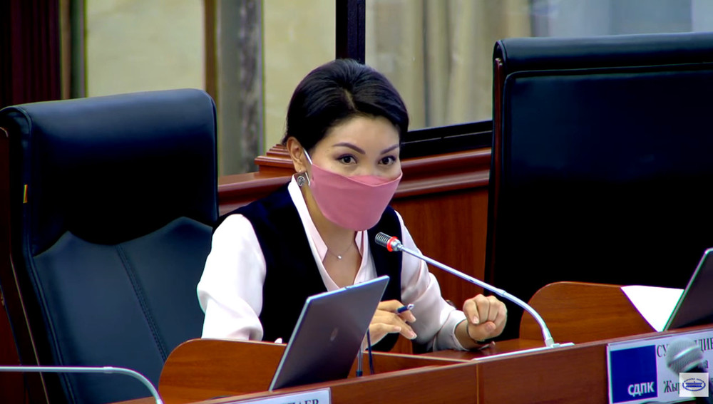 Депутат Эльвира Сурабалдиева