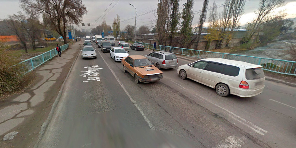 Мост на улице Льва Толстого