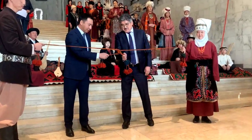 Министр Азамат Жаманкулов и советник президента Арслан Койчиев
