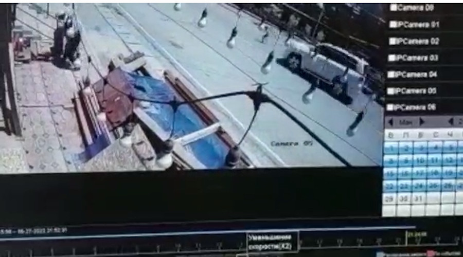 Момент автонаезда