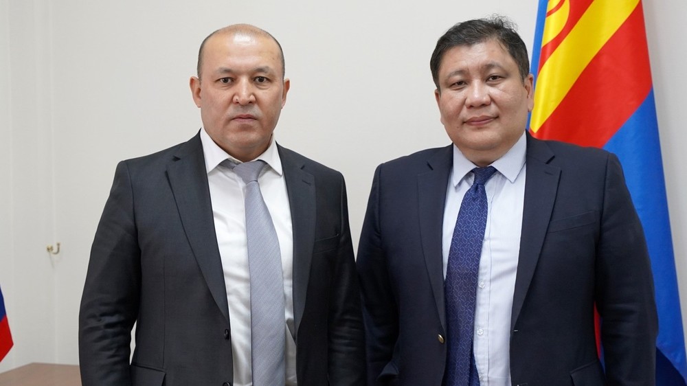 Медетбек Маметов, Ганхуяг Содном