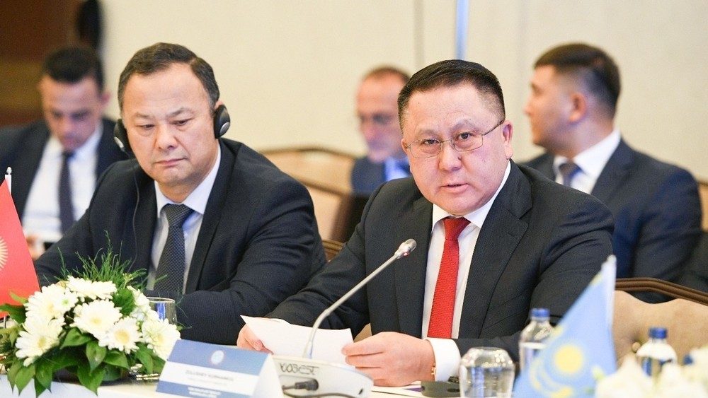 Посол КР Руслан Казакбаев и генпрокурор КР Курманкул Зулушев