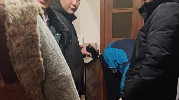 Обыск у Азамата Ишенбекова в городе Токмок
