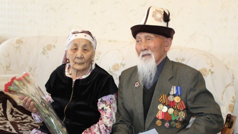 Эсенбубу и Аспек Джумашевы.