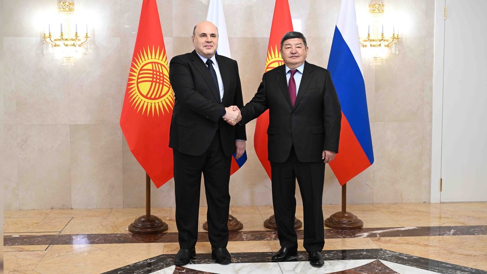 Акылбек Жапаров и Михаил Мишустин