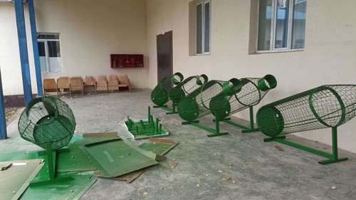 В селе Кара-Бүргөн Ак-Талинского района установили контейнеры для пластиковых отходов. Фото — Экология АКИpress