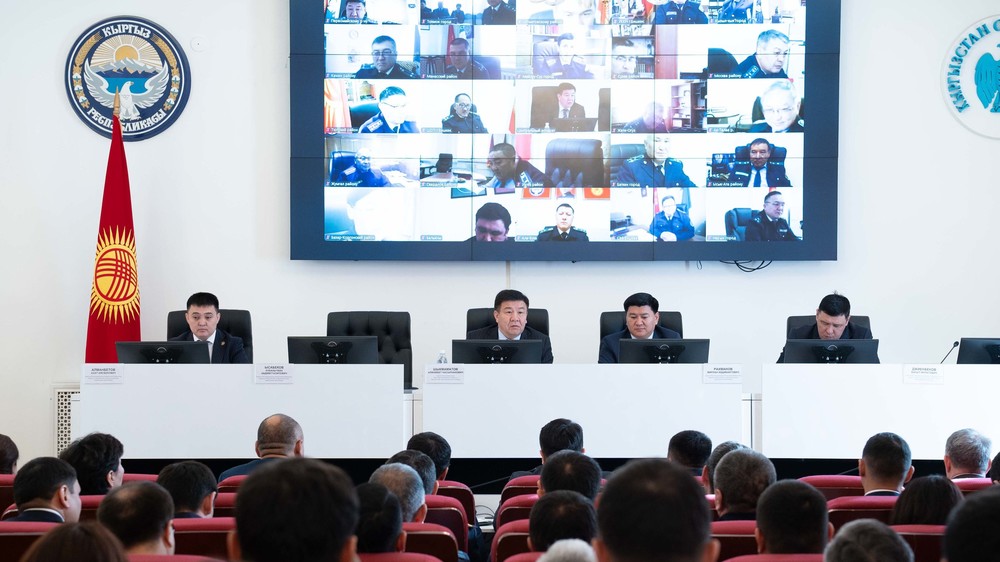 (слева-направо) Азат Алманбетов, Алмамбет Шыкмаматов, Мирлан Рахманов, Бакыт Джиенбеков,