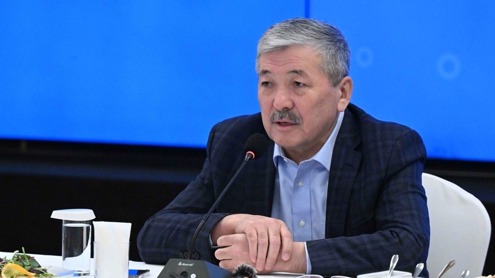 Председатель Кабинета министров Адылбек Касымалиев