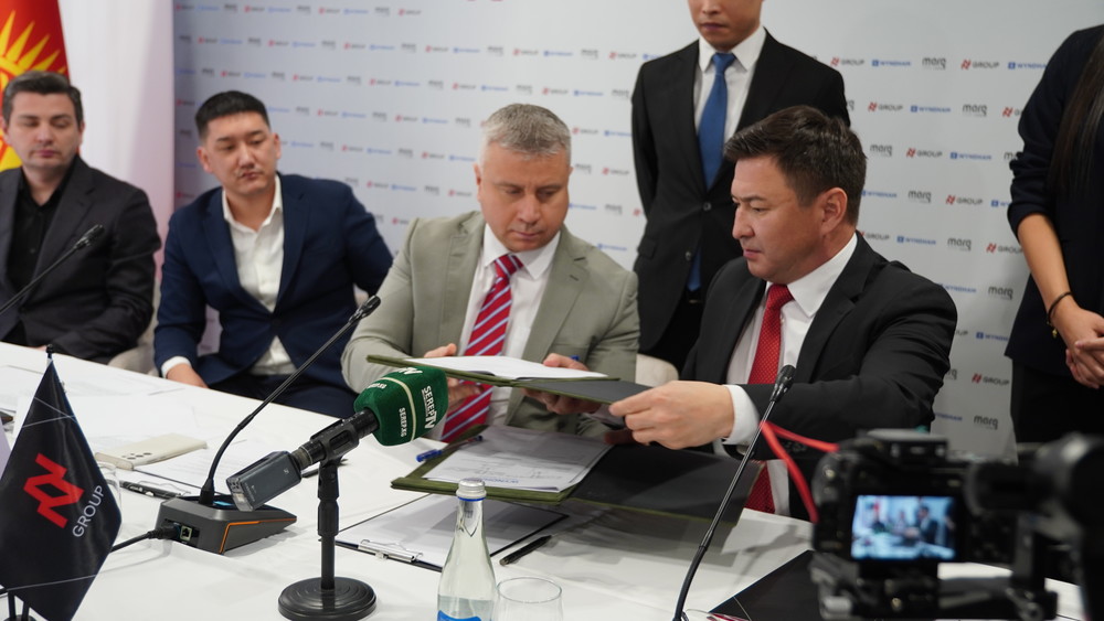 Директор отдела по странам СНГ Wyndham Hotels & Resorts Сергей Егоров и гендиректор N Group Руслан Исаков