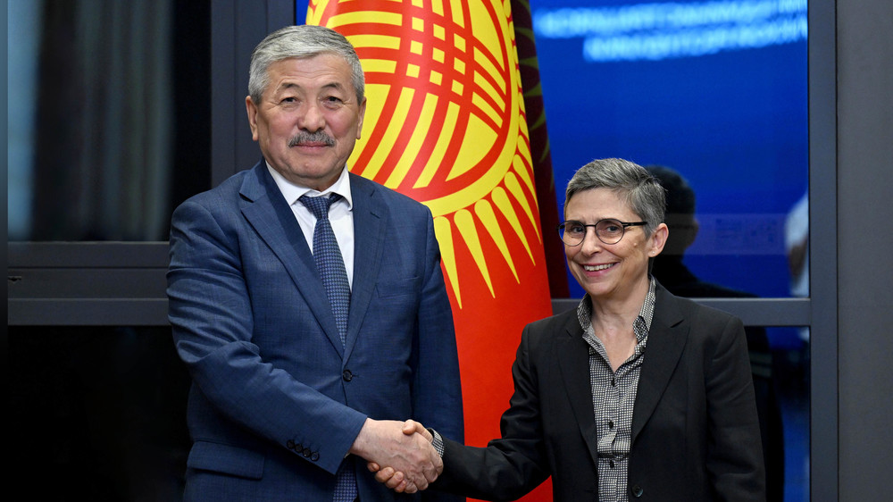 Адылбек Касымалиев, Беатрис Мазер