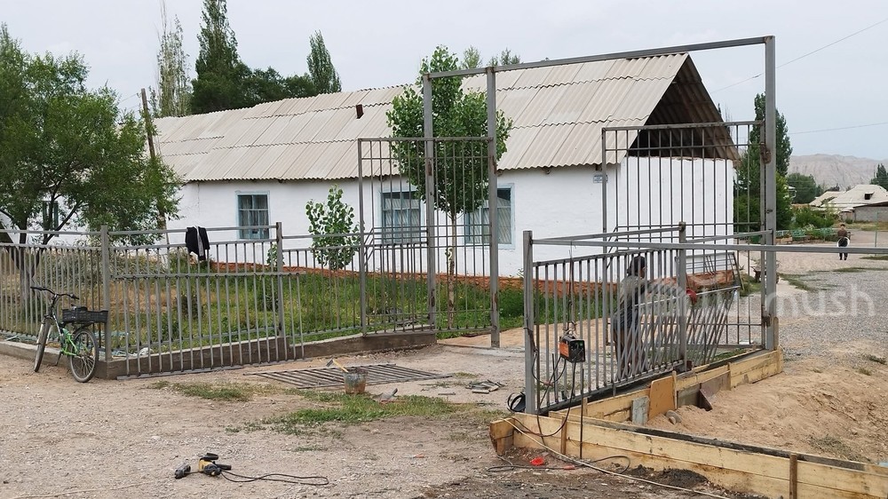 Эсенгул Карасартов атындагы орто мектеби