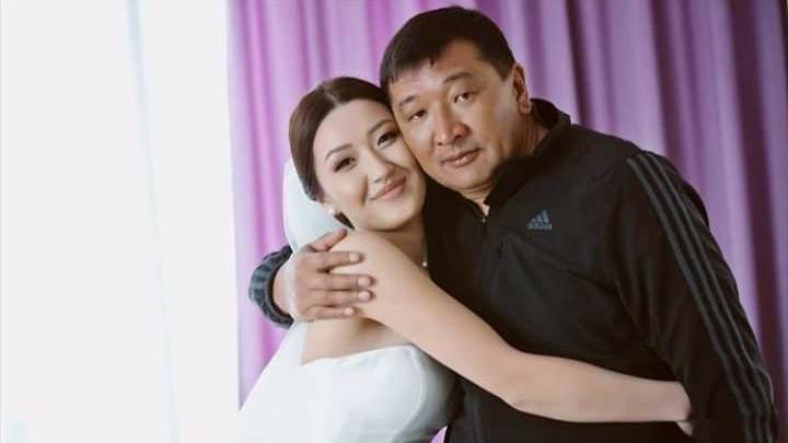 полпред М.Мураталиев с дочерью