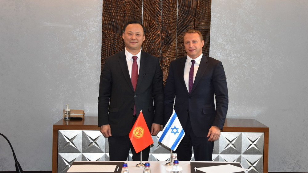 Министр иностранных дел Р.Казакбаев, Министр туризма Израиля Й.Развозов