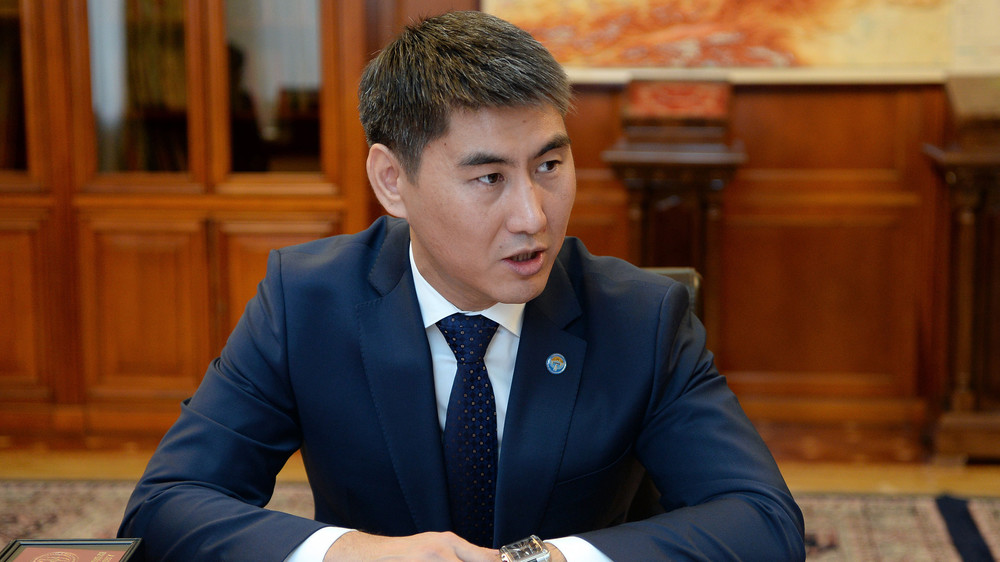 Министр иностранных дел Чингиз Айдарбеков