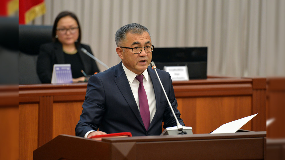 заместитель председателя Кабинета Министров — министр экономики и финансов Улукбек Кармышаков