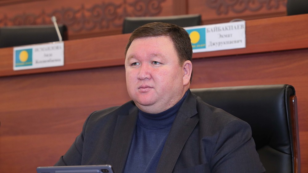 Мирлан Жеенчороев