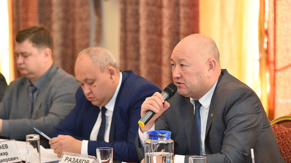 Жениш Разаков на круглом столе по обсуждению дальнейших мер по реализации Кодекса «О нарушениях»