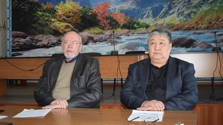 Заместитель директора Службы водных ресурсов Валерий Гутник, начальник Управления водных ресурсов Акылбек Сулайманов