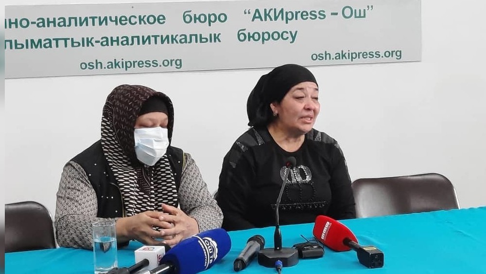 Ситора Саиткожоева и Фатима Мырзаабдуллаева