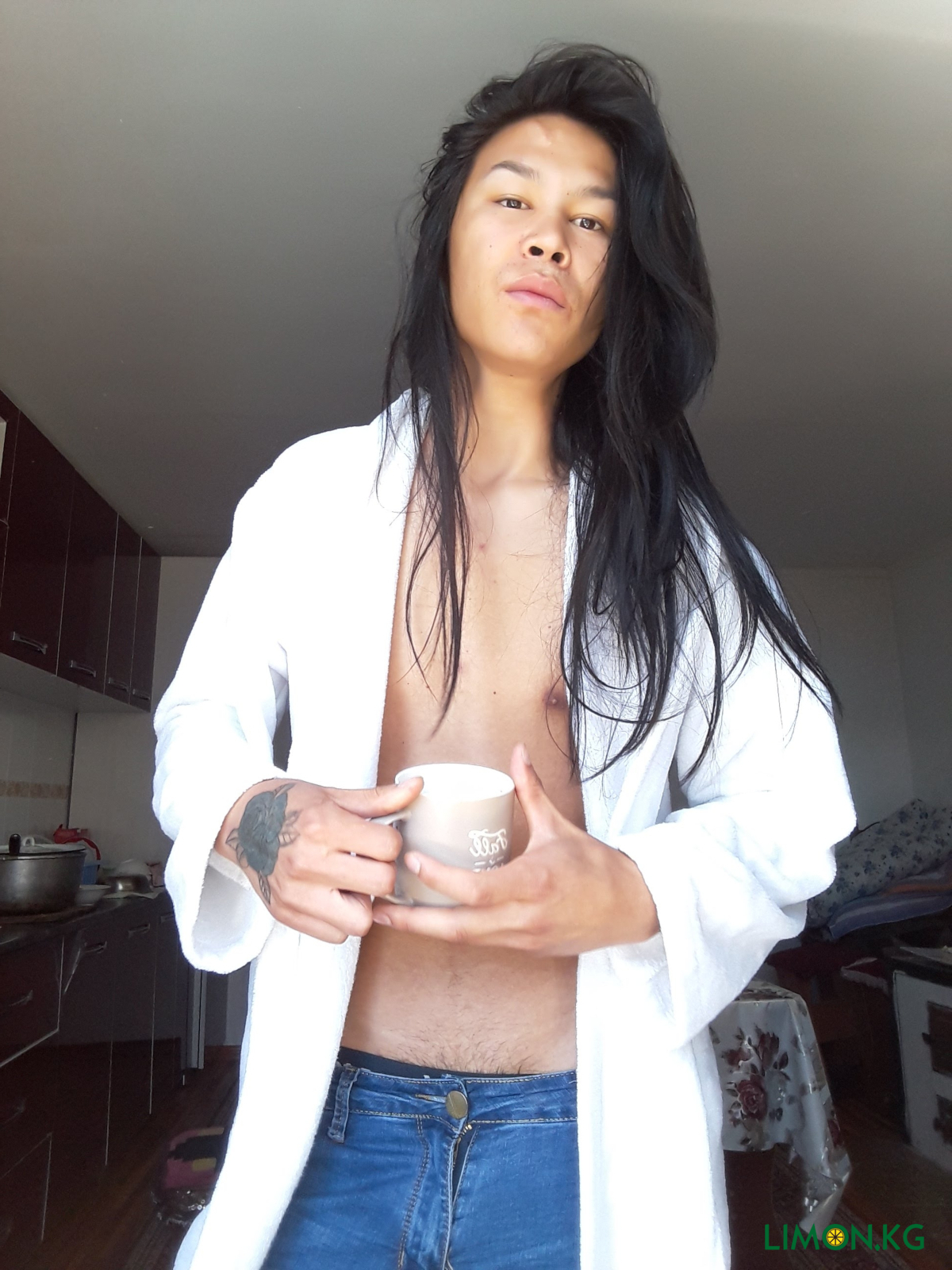 Шұлық порносында қысқа шаш қос жұмыс