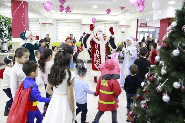 Новогодние ёлки для детей от FINCA Банка &mdash; Tazabek