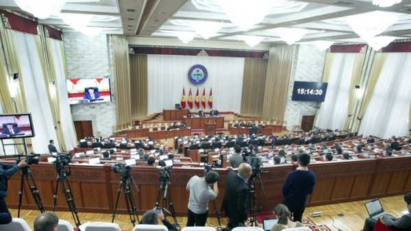 В Минтрансе Кыргызстана рассказали о стоимости &laquo;дозволов&raquo; &mdash; Tazabek