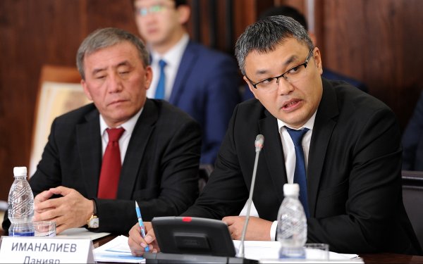 В КР отсутствует эффективный консолидированный и комплексный подход к развитию регионов, - замминистра экономики Д.Иманалиев &mdash; Tazabek