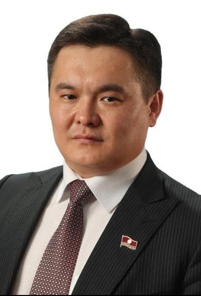 Необходимо, чтобы Минтранс и Минфин вносили изменения в законы о платных дорогах и госдолге для решения проблемы возвратности госдолга, - депутат &mdash; Tazabek