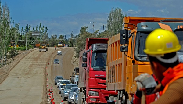 Минтранс планирует завершить покрытие асфальта на участках дороги Тамчы&ndash;Чолпон-Ата и  Чолпон-Ата&mdash;Бактуу-Долоноту к началу турсезона &mdash; Tazabek