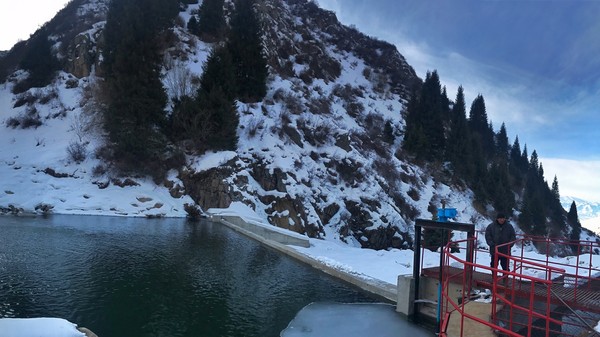 В парламенте интересуются, почему после объявления тендера на 14 малых ГЭС сразу появилось много желающих построить &mdash; Tazabek