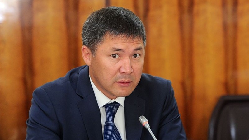 Раньше так было, что бизнесмены бегали искать крышу к премьеру, президенту или окружению, - вице-премьер Д.Кенекеев &mdash; Tazabek