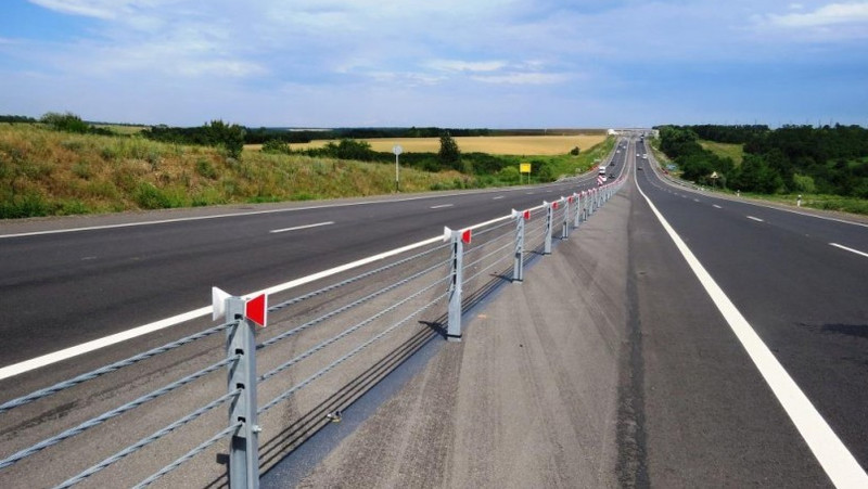 Комитет ЖК по транспорту одобрил законопроект об установлении разделителей на новых четырехполосных дорогах &mdash; Tazabek