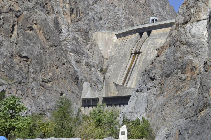 Премьер М.Абылгазиев считает, что надо обеспечить устранение коррупции в энергокомпаниях, а не просить увеличить тарифы &mdash; Tazabek