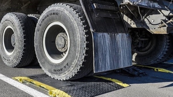 Депутат: На весогабаритном контроле бардак, после установки онлайн-камер нашли выход &mdash; отключают на 15 минут &mdash; Tazabek