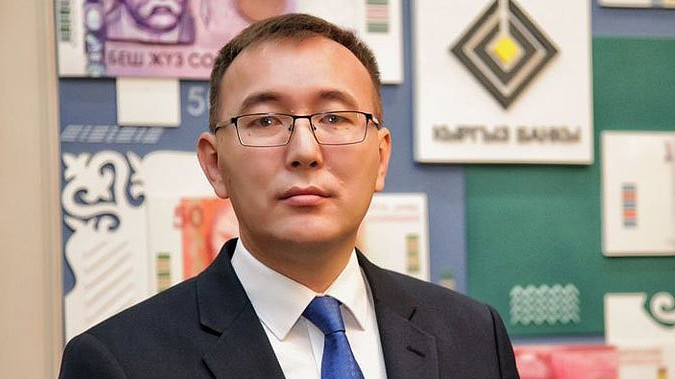 Глава НБКР рассказал Bloomberg, как Нацбанк будет противостоять валютным колебаниям в Китае и России &mdash; Tazabek