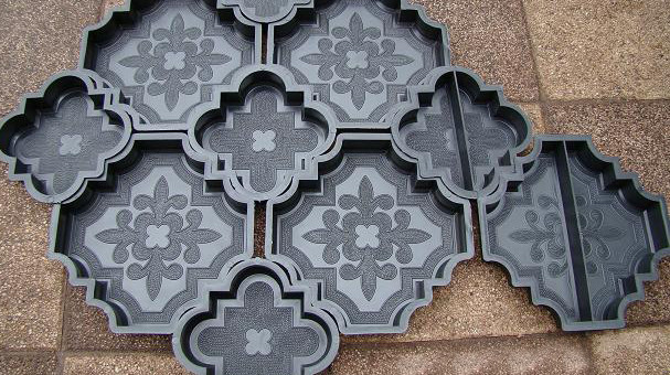 Таможня задержала свыше 2 тыс. штук контрабандных форм для литья брусчатки из Таджикистана &mdash; Tazabek