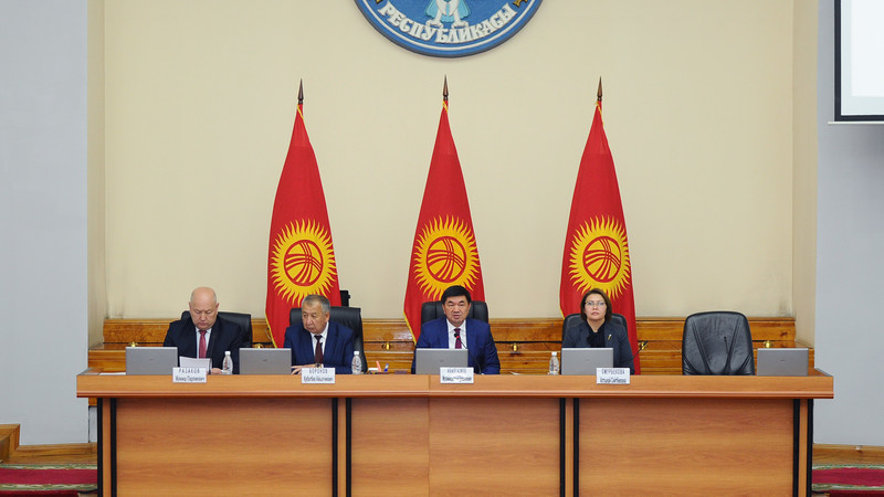 М.Абылгазиев &mdash; Н.Мурашеву: Если вы не начнете нормально работать, имейте в виду, что только за 2 месяца мы сменили 6 руководителей госорганов &mdash; Tazabek